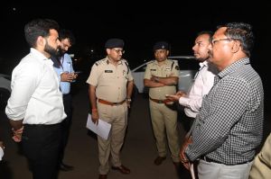 कलेक्टर ने किया चेकपोस्ट का निरीक्षण कलेक्टर ने किया चेकपोस्ट का निरीक्षण