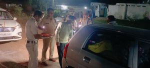 नियमों का उल्लंघन करने वाले 129 वाहन चालकों पर कार्रवाई नियमों का उल्लंघन करने वाले 129 वाहन चालकों पर कार्रवाई