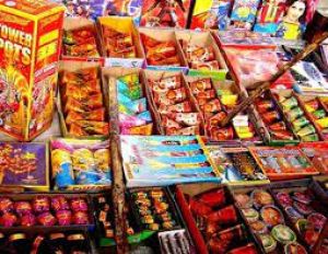 पटाखा दुकानों में आग से बचाव के उपाय सुनिश्चित नही करने पर की जाएगी कार्यवाही पटाखा दुकानों में आग से बचाव के उपाय सुनिश्चित नही करने पर की जाएगी कार्यवाही