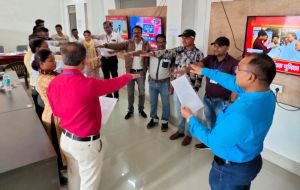 राष्ट्रीय एकता दिवस के अवसर पर जिला जनसंपर्क कार्यालय के अधिकारी-कर्मचारियों ने ली शपथ राष्ट्रीय एकता दिवस के अवसर पर जिला जनसंपर्क कार्यालय के अधिकारी-कर्मचारियों ने ली शपथ