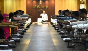 राष्ट्रीय एकता दिवस के अवसर पर अपर कलेक्टर ने अधिकारी-कर्मचारियों को दिलाई शपथ राष्ट्रीय एकता दिवस के अवसर पर अपर कलेक्टर ने अधिकारी-कर्मचारियों को दिलाई शपथ