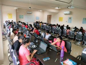  नव गुरूकुल द्वारा युवतियों के लिए निःशुल्क सॉफ्टवेयर इंजीनियरिंग प्रोग्राम