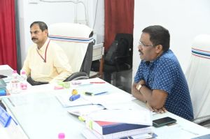  दुर्ग जिले के  प्रेक्षक ने ली राजनैतिक दलों और अभ्यर्थियों की बैठक