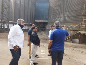 आबकारी आयुक्त द्वारा कुम्हारी स्थित छत्तीसगढ़ डिस्टलरी का निरीक्षण