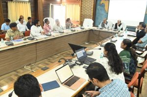  सेंट्रल ऑर्ब्जवरों ने की निर्वाचन तैयारियों की समीक्षा