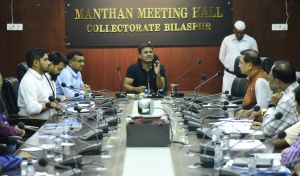 वाहनों की जांच अभियान में और तेजी लाएं : कलेक्टर