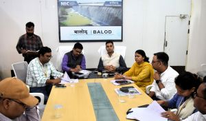 सामान्य प्रेक्षक और कलेक्टर एवं जिला निर्वाचन अधिकारी की उपस्थिति में अंतिम रेंडमाइजेशन 