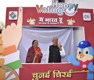 राज्यपाल श्री हरिचंदन ने किया मतदान