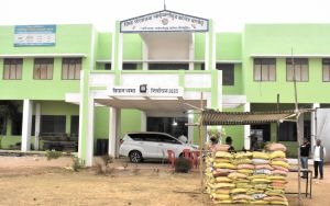  कलेक्टर एवं जिला निर्वाचन अधिकारी ने लिया  स्ट्रांग रूम के व्यवस्थाओं का जायजा