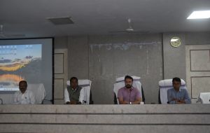  कलेक्टर ने दी राजनैतिक दलों के प्रतिनिधियों को मतगणना तैयारी की जानकारी