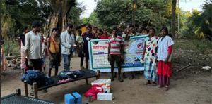  मलेरिया मुक्त छत्तीसगढ़ अभियान के तहत नदी नाले पार कर सुदूर ग्राम रेवाली पहुंचा स्वास्थ्य अमला