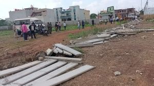 कोहका क्षेत्र के 12 स्थानो पर की गई अवैध प्लाटिंग को निगम टीम ने किया ध्वस्त कोहका क्षेत्र के 12 स्थानो पर की गई अवैध प्लाटिंग को निगम टीम ने किया ध्वस्त