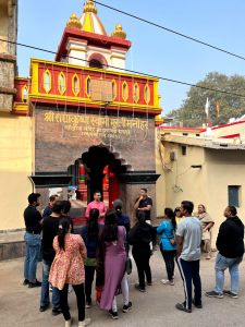 रायपुर हेरिटेज वॉक के अंतर्गत रायपुर को नजदीक से जान रहे हैं इतिहास में रूचि रखने वाले प्रतिभागी रायपुर हेरिटेज वॉक के अंतर्गत रायपुर को नजदीक से जान रहे हैं इतिहास में रूचि रखने वाले प्रतिभागी