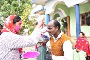  मुख्यमंत्री के रूप में शपथ लेते ही  विष्णु देव साय के गाँव बगिया में उड़े रंग-गुलाल, फूटे पटाखे