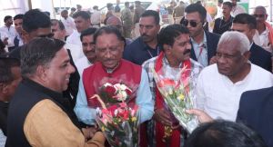   मुख्यमंत्री विष्णु देव साय का हेलीपैड पर जोशीला स्वागत