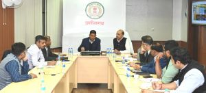 मुख्यमंत्री के निर्देश पर धान खरीदी एवं बोनस वितरण के संबंध में मुख्य सचिव ने अधिकारियों की ली बैठक 