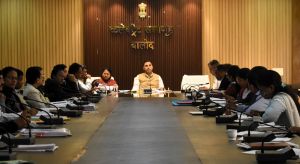   कलेक्टर ने विकसित भारत संकल्प यात्रा के प्रगति की  समीक्षा की