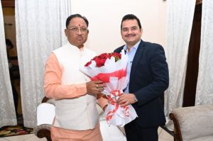 मुख्यमंत्री विष्णुदेव साय से सचिव पी. दयानंद ने की सौजन्य मुलाकात 