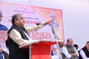 पूर्व प्रधानमंत्री भारतरत्न स्वर्गीय श्री वाजपेयी की प्रतिमा पर सांसद श्री सोनी, विधायक श्री मिश्रा ने माल्यार्पण कर उन्हें नमन किया पूर्व प्रधानमंत्री भारतरत्न स्वर्गीय श्री वाजपेयी की प्रतिमा पर सांसद श्री सोनी, विधायक श्री मिश्रा ने माल्यार्पण कर उन्हें नमन किया