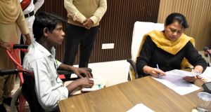 सीईओ जिला पंचायत ने जनदर्शन में सुनी आम लोगों की समस्याएं सीईओ जिला पंचायत ने जनदर्शन में सुनी आम लोगों की समस्याएं