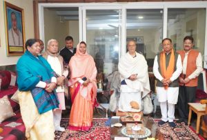 सोगड़ा आश्रम पहुंचकर मुख्यमंत्री ने मां काली की पूजा-अर्चना की सोगड़ा आश्रम पहुंचकर मुख्यमंत्री ने मां काली की पूजा-अर्चना की