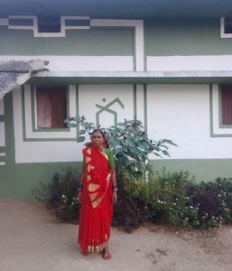 प्रधानमंत्री आवास योजना ने धनेश्वरी साहू के कच्चे मकान को पक्के मकान में बदल दिया प्रधानमंत्री आवास योजना ने धनेश्वरी साहू के कच्चे मकान को पक्के मकान में बदल दिया