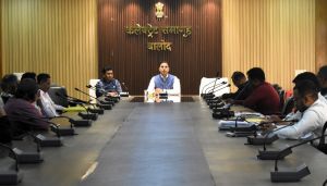 कलेक्टर ने ली विशेष संक्षिप्त पुनरीक्षण अर्हता के संबंध कलेक्टर ने ली विशेष संक्षिप्त पुनरीक्षण अर्हता के संबंध