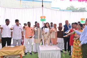  विकसित भारत संकल्प यात्रा शिविर 1501 लोगो ने भरें आवेदन 