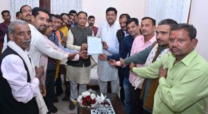 मुख्यमंत्री विष्णु देव साय से जूनी सरोवर समिति, ढनढनी के प्रतिनिधिमंडल ने की सौजन्य मुलाकात मुख्यमंत्री विष्णु देव साय से जूनी सरोवर समिति, ढनढनी के प्रतिनिधिमंडल ने की सौजन्य मुलाकात