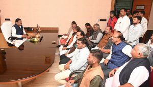 खादय मंत्री दयालदास बघेल ने मंत्रालय में कार्यभार ग्रहण किया खादय मंत्री दयालदास बघेल ने मंत्रालय में कार्यभार ग्रहण किया