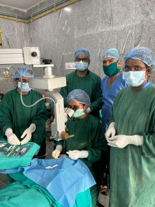 सिम्स में नेत्ररोग विभाग में 2 मरीजों का एक साथ कॉर्निया एवं लैंस प्रत्यारोपण का सफल ऑपरेशन सिम्स में नेत्ररोग विभाग में 2 मरीजों का एक साथ कॉर्निया एवं लैंस प्रत्यारोपण का सफल ऑपरेशन