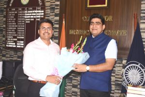 कुणाल दुदावत को कोंडागांव कलेक्टर बनने पर अवनीश शरण ने बधाई दी कुणाल दुदावत को कोंडागांव कलेक्टर बनने पर अवनीश शरण ने बधाई दी