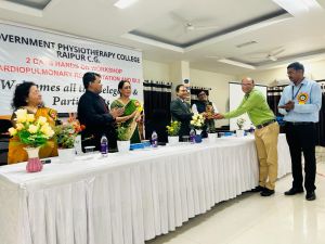 विशेषज्ञों ने बताया- "जल्दी साँस फूलने कि स्थिति में करें डायाफ्रैगमैटिक ब्रीदिंग, साँस लेने की प्रक्रिया हो जाएगी ठीक" विशेषज्ञों ने बताया- "जल्दी साँस फूलने कि स्थिति में करें डायाफ्रैगमैटिक ब्रीदिंग, साँस लेने की प्रक्रिया हो जाएगी ठीक"