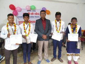  मझगांव स्कूल में 'पुन्नी के चंदा" उत्सव