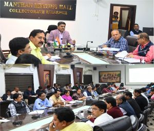  कलेक्टर ने स्वास्थ्य विभाग की बैठक में दी चेतावनी