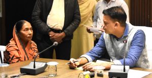  कलेक्टर श्री चन्द्रवाल ने जनदर्शन में  सुनी आम लोगों की समस्याएं