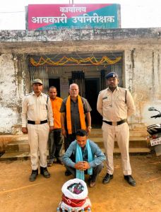 जिले में शराब के अवैध निर्माण, विक्रय, परिवहन करने वालों के विरूद्ध की जा रही है निरंतर कार्रवाई