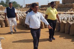  राजस्व अधिकारियों ने धान उपार्जन  केंद्रों का निरीक्षण कर व्यवस्था देखी