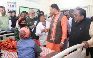  स्वास्थ्य मंत्री श्री जायसवाल ने जिला अस्पताल का किया निरीक्षण