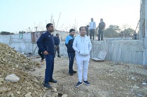  कलेक्टर डॉ. गौरव कुमार सिंह ने महाराजबंध तालाब में बन रहे एस.टी.पी. का किया निरीक्षण