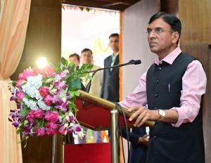 जिसका लोगों से मेल-मिलाप नहीं छूटता, उसकी लीडरशिप होती है पक्की