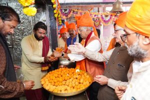 संस्कृति मंत्री बृजमोहन अग्रवाल ने श्री रामलला के प्राण प्रतिष्ठा के अवसर पर रायपुर के विभिन्न धार्मिक स्थलों में की पूजा-अर्चना संस्कृति मंत्री बृजमोहन अग्रवाल ने श्री रामलला के प्राण प्रतिष्ठा के अवसर पर रायपुर के विभिन्न धार्मिक स्थलों में की पूजा-अर्चना