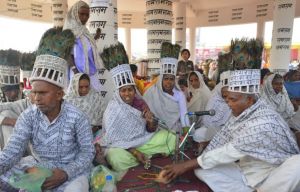 राम-राम की गूंज से राममय हुआ रामनामी मेला राम-राम की गूंज से राममय हुआ रामनामी मेला