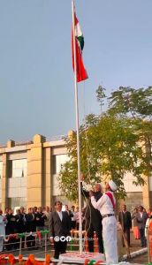  कलेक्टर ने संयुक्त जिला  कार्यालय में फहराया तिरंगा