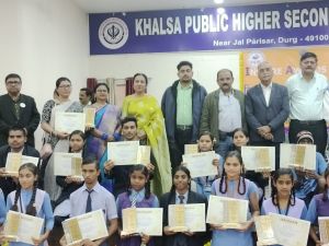 नवाचारी माडल प्रदर्शनी में विद्यार्थियों ने दिखाई प्रतिभा नवाचारी माडल प्रदर्शनी में विद्यार्थियों ने दिखाई प्रतिभा