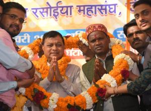 संयुक्त अनियमित कर्मचारी और मध्यान्ह भोजन रसोइया महासंघ ने  मंत्री लखन लाल देवांगन का किया अभिनंदन