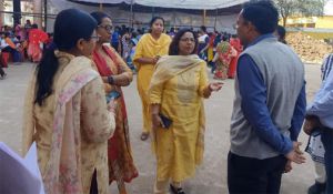 महतारी वंदन योजना फार्म जमा करने निगम द्वारा 6 स्थलो पर काउंटर बनाये गये महतारी वंदन योजना फार्म जमा करने निगम द्वारा 6 स्थलो पर काउंटर बनाये गये