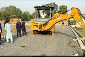 अवैध प्लाटिंग पर चला प्रशासन का बुलडोजर अवैध प्लाटिंग पर चला प्रशासन का बुलडोजर