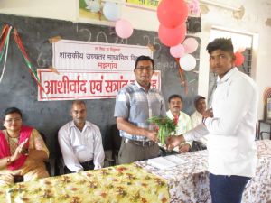 आशीर्वाद व सत्रांत समारोह आयोजित कर 12 वीं के विद्यार्थियों को दी गई बिदाई