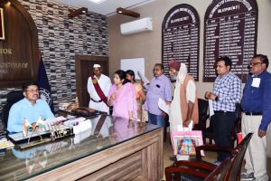 कलेक्टर ने जनदर्शन में सुनी आम लोगों की समस्याएं